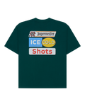 Groen T-shirt met Jägermeister 'Ice Cold Shots'-branding op de achterkant van het T-shirt.