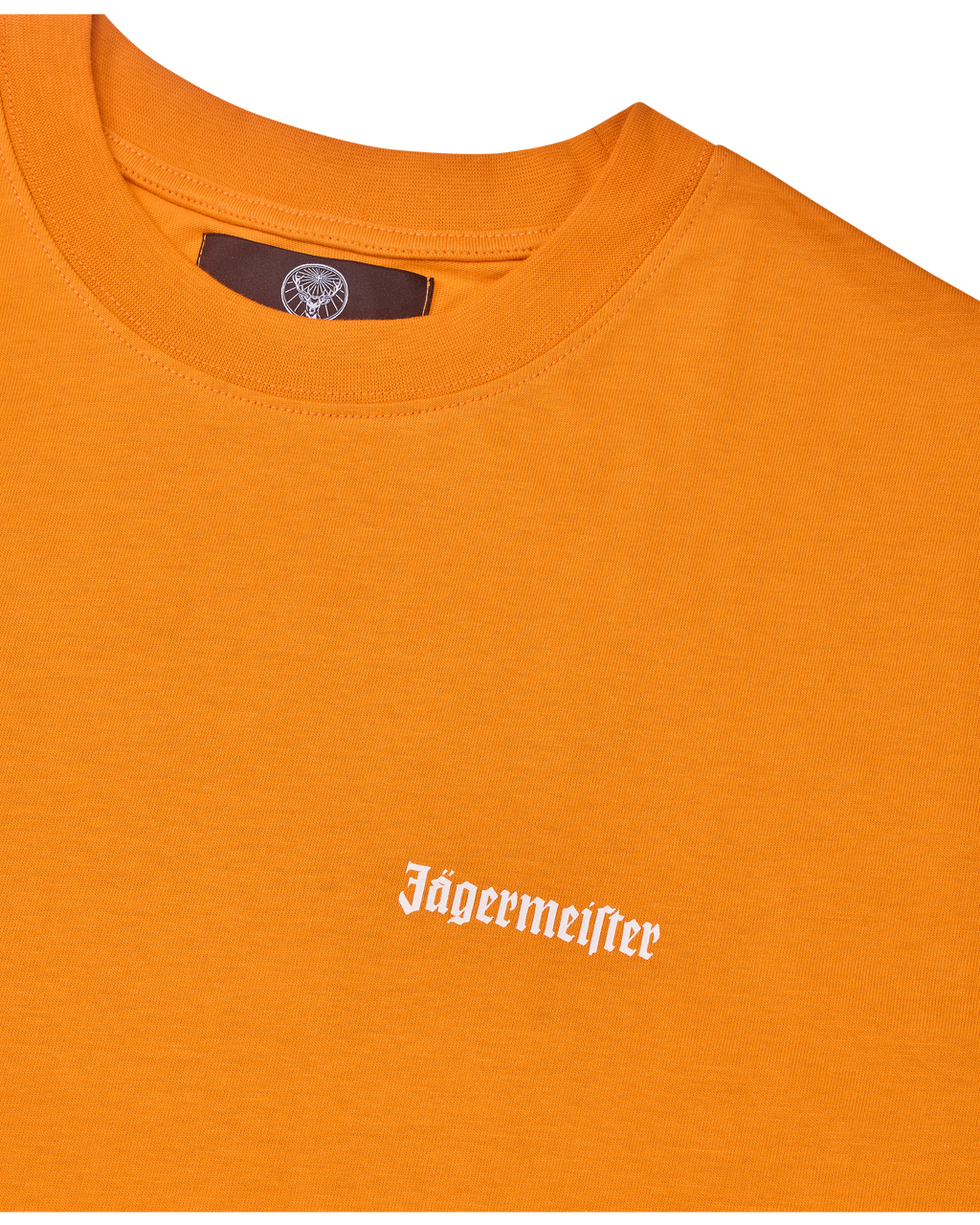 Oranje Jägermeister T-shirt met een wit Jägermeister-woordmerklogo op de borst.