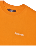 Oranje Jägermeister T-shirt met een wit Jägermeister-woordmerklogo op de borst.