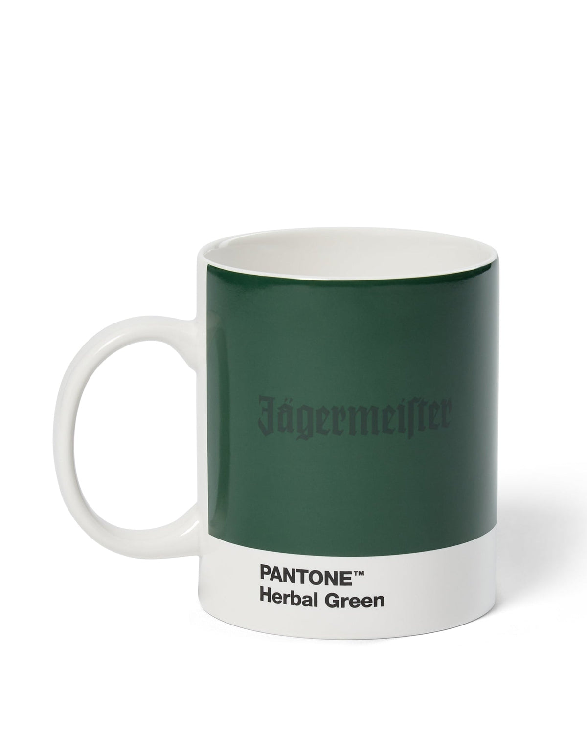 Cană Jägermeister cu eșantion de culoare Pantone Herbal Green pe fundal alb